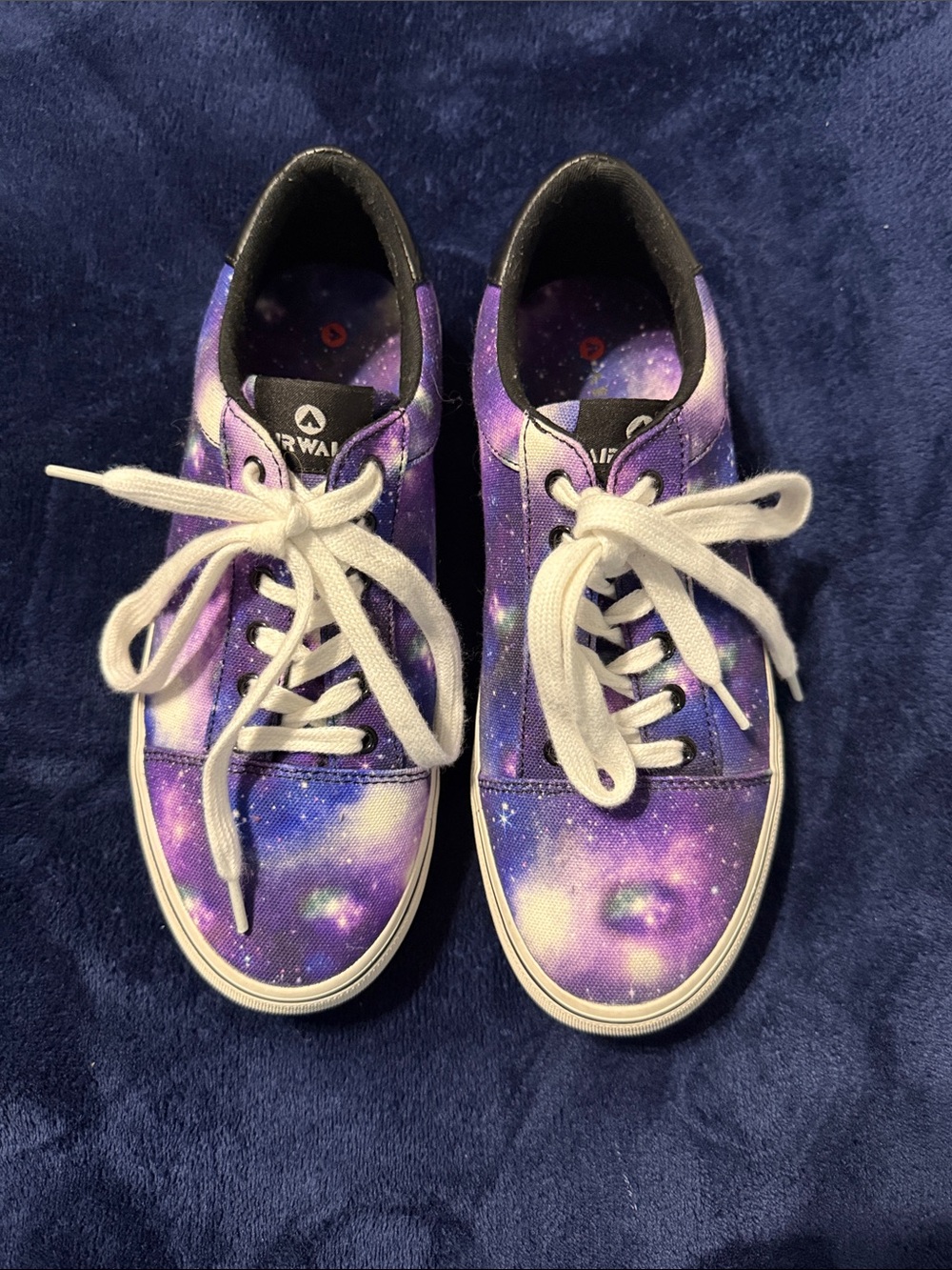 Airwalk Women’s 8 Galaxy Print Lace-Up Sneakers in Purple Like New